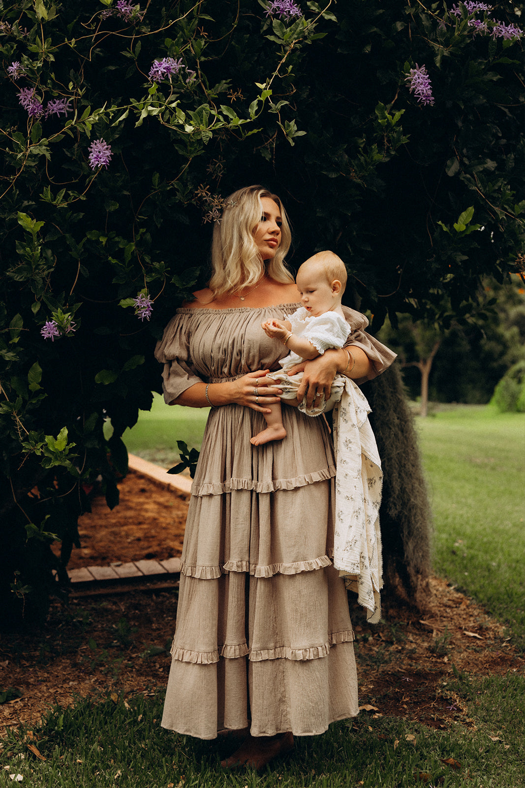 Co & Ry Lennie cotton oatmeal set for motherhood seassion photoshoot