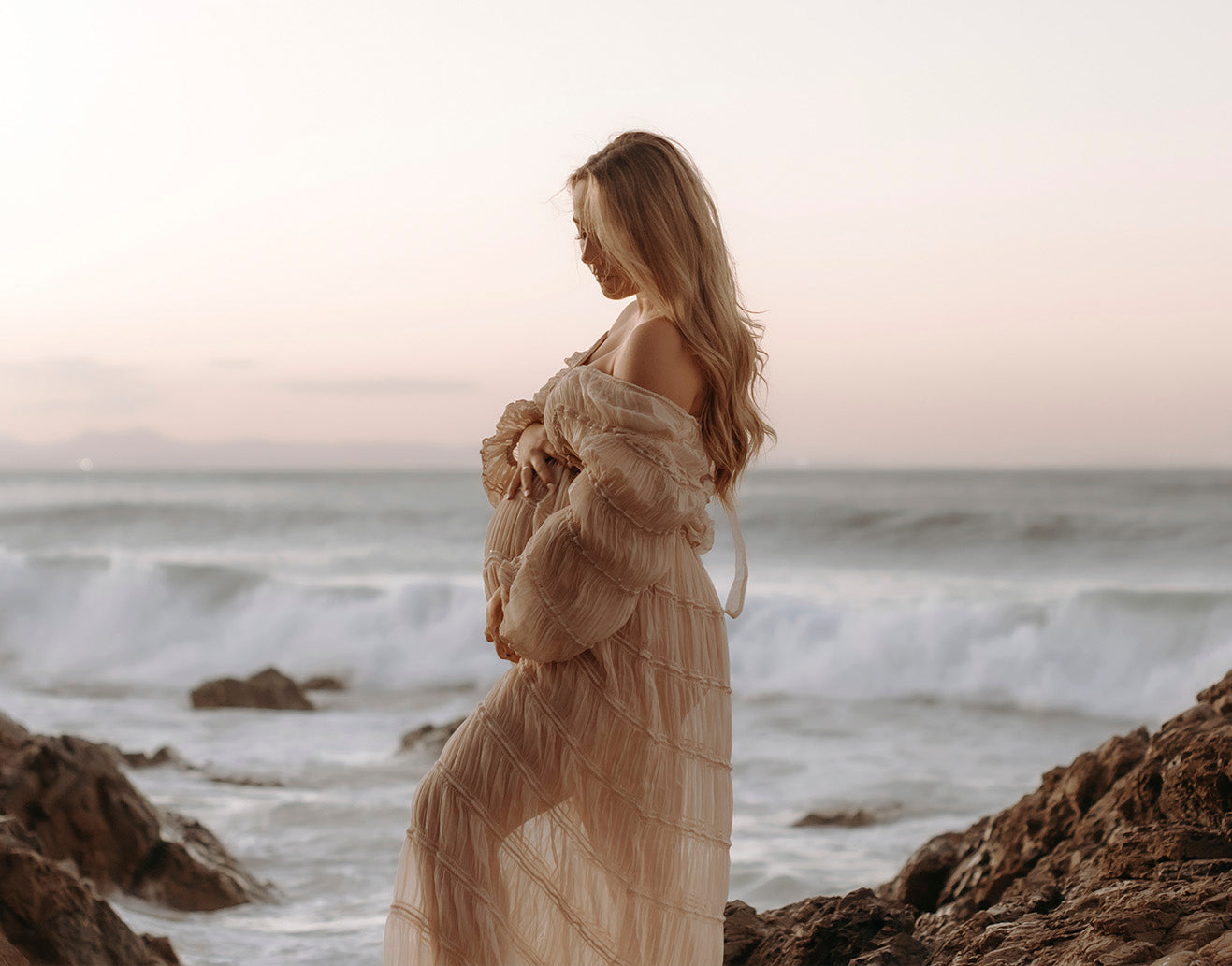 SHOWCASE | LUSTRE & RUNE PHOTOGRAHY x HONEY