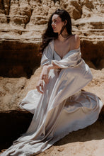 ILLOURA GOWN | CHAMPAGNE SATIN