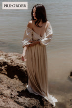 ILLOURA GOWN | CHAMPAGNE SATIN